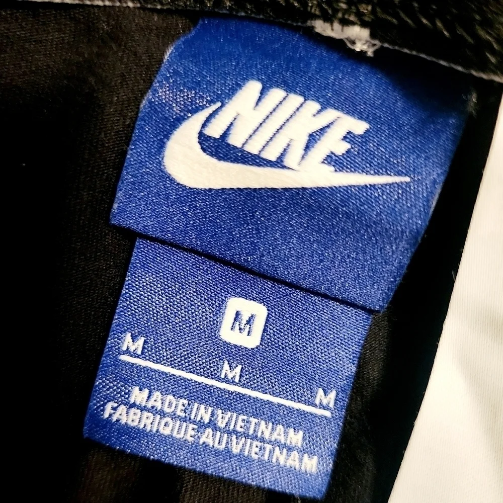 Nike Black Cropped Workout Legging Women's Medium M Logo Spellout Athletic EUC